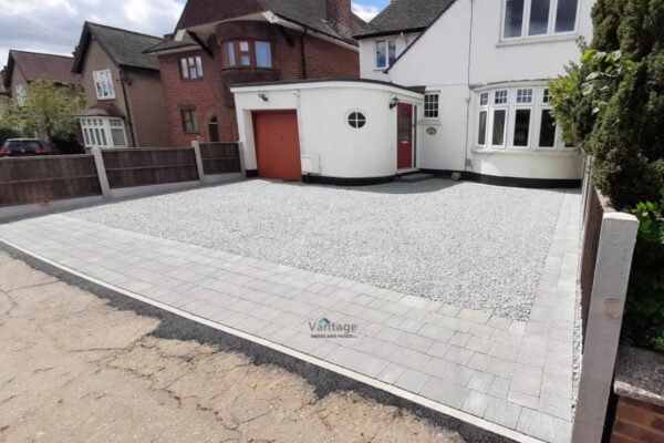 Gravelled Driveway with Tegula Paved Apron and Borders in Chelmsford, Essex (7)