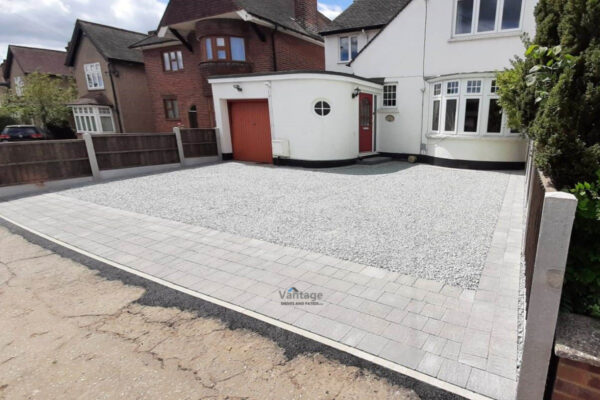 Gravelled Driveway With Tegula Paved Apron And Borders In Chelmsford, Essex (7)