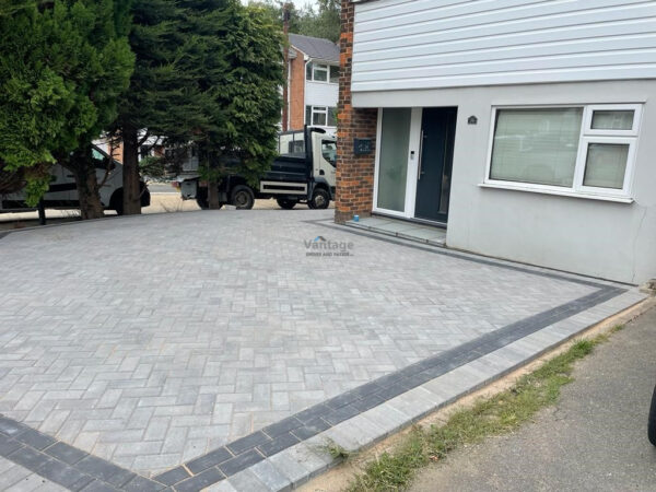 Driveway with Ash Block Paving, Charcoal Barleystone Border and Indian Sandstone Step in Brentwood, Essex (4)
