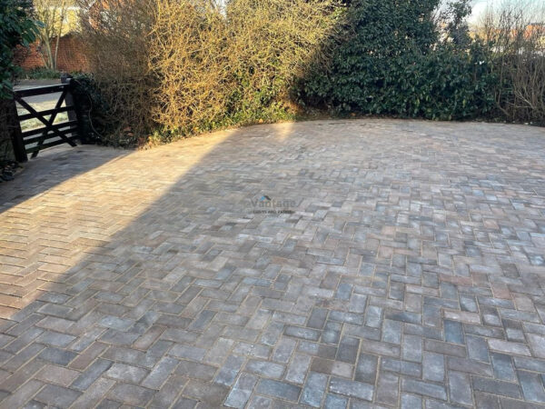 Bracken Block Paved Driveway With Double Border In Chelmsford, Essex (6)