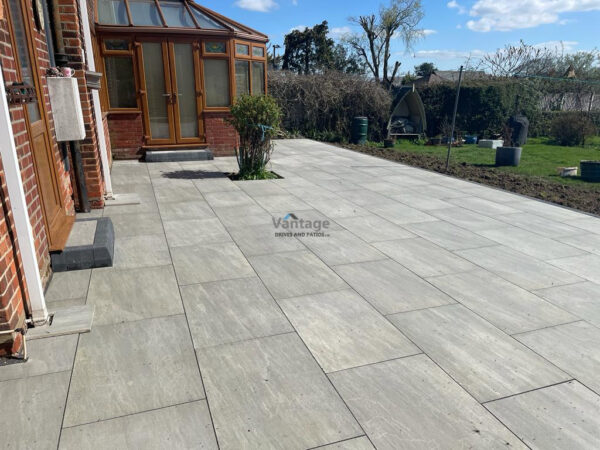 Kandla Grey Porcelain Tiled Patio With Steps In Chelmsford (11)