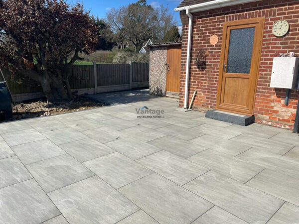 Kandla Grey Porcelain Tiled Patio With Steps In Chelmsford (8)