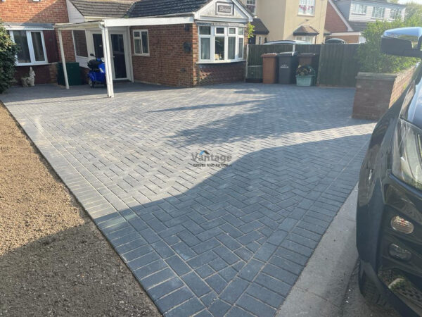 Carbon Block Paved Driveway With Flowerbeds In Chelmsford, Essex (3)