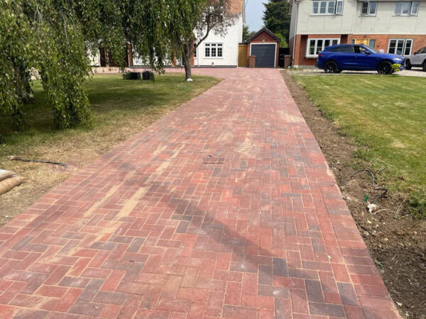 Brindle Block Paved Driveway With Raised Pathway In Chelmsford, Essex (7)